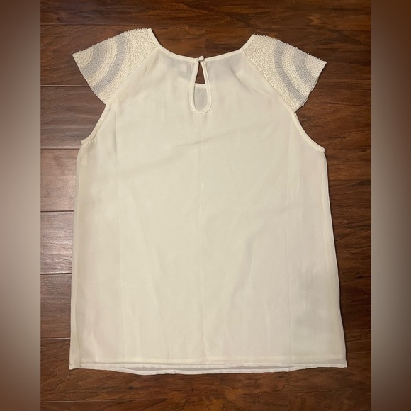 Francesca’s Cap Sleeve Beaded Blouse Size M - Picture 3 of 4